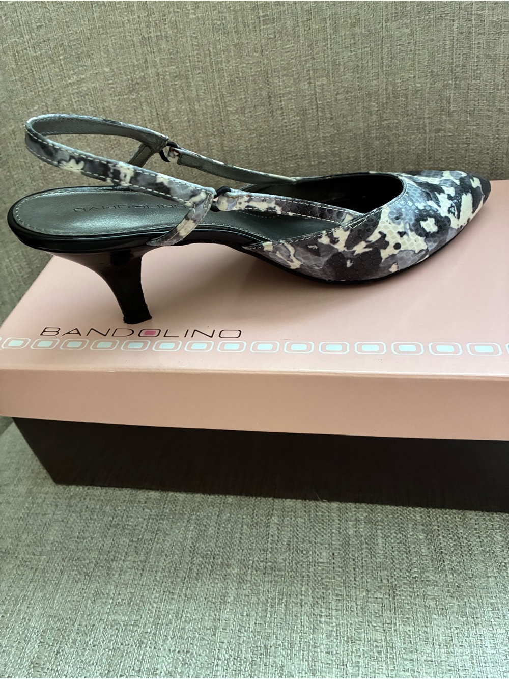 Bandolino Black White Gray Patterned Pointed Slingback Pumps - Picture 3 of 10